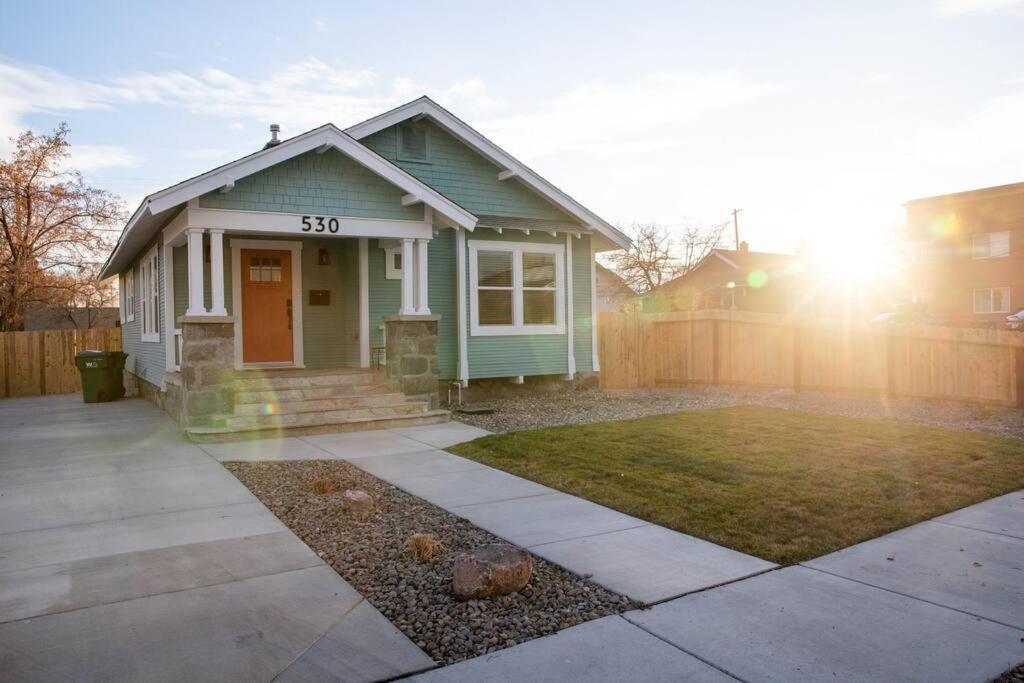 Reno'S Biggest Little House - Cozy Home Theatre Exterior foto
